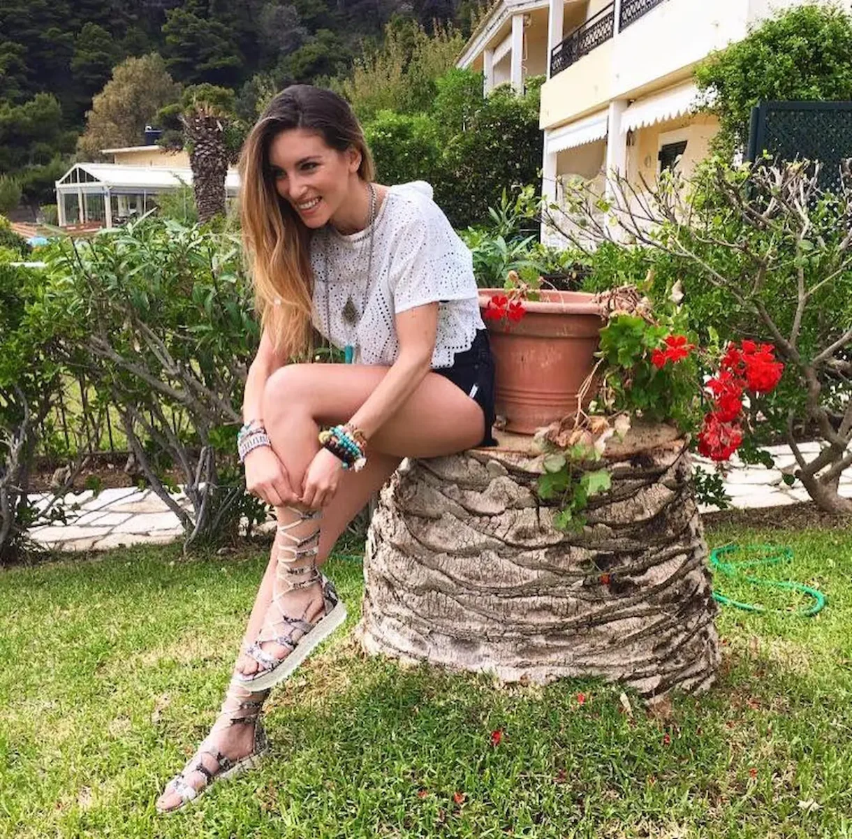 Αθηνά Οικονομάκου: Το μυστικό της επιτυχίας, το γαμήλιο πάρτι στην Πάρο και ο επιχειρηματικός άθλος