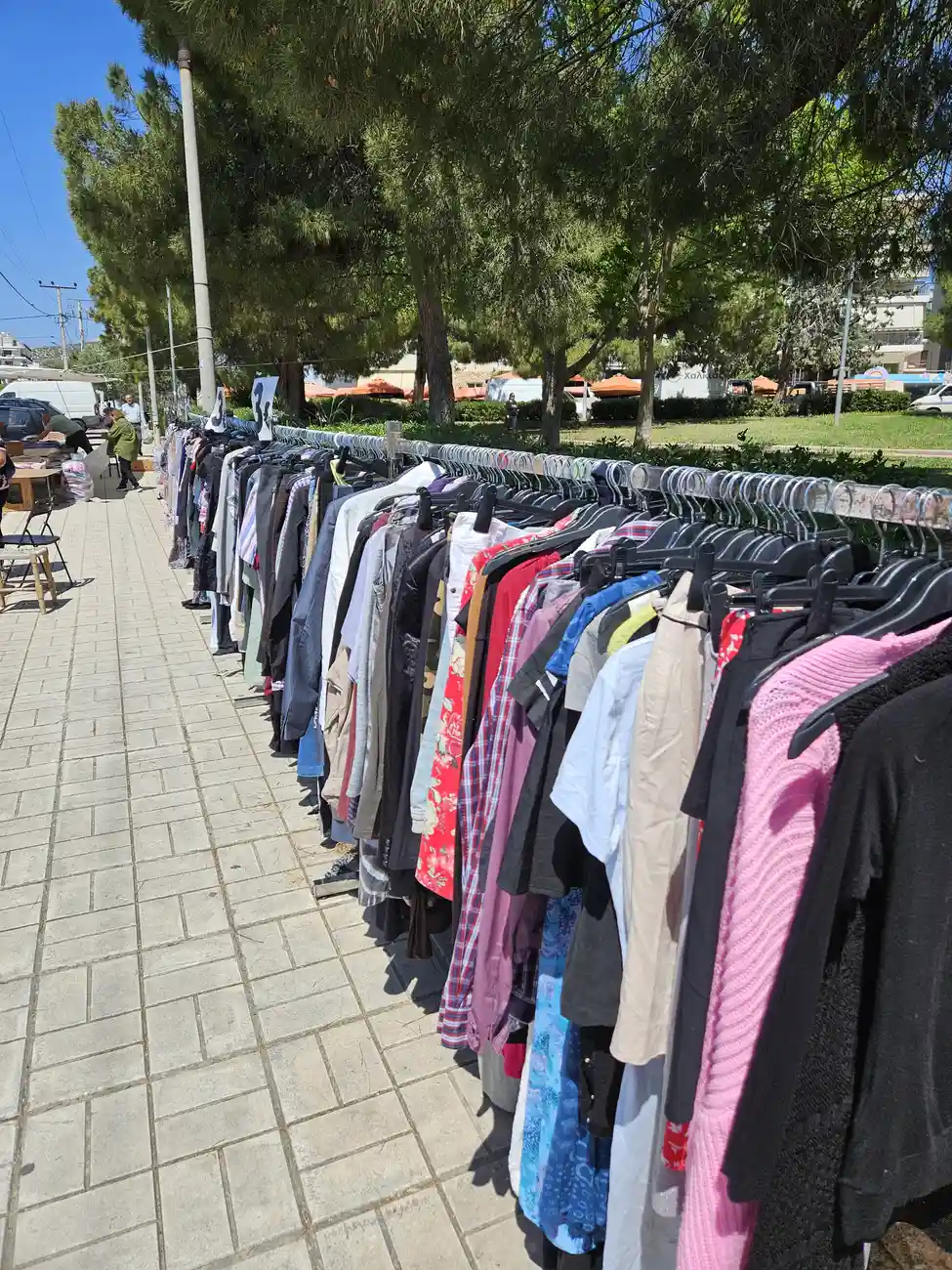 Ποια μέρα γίνεται η λαϊκή αγορά στην Άνω Γλυφάδα;