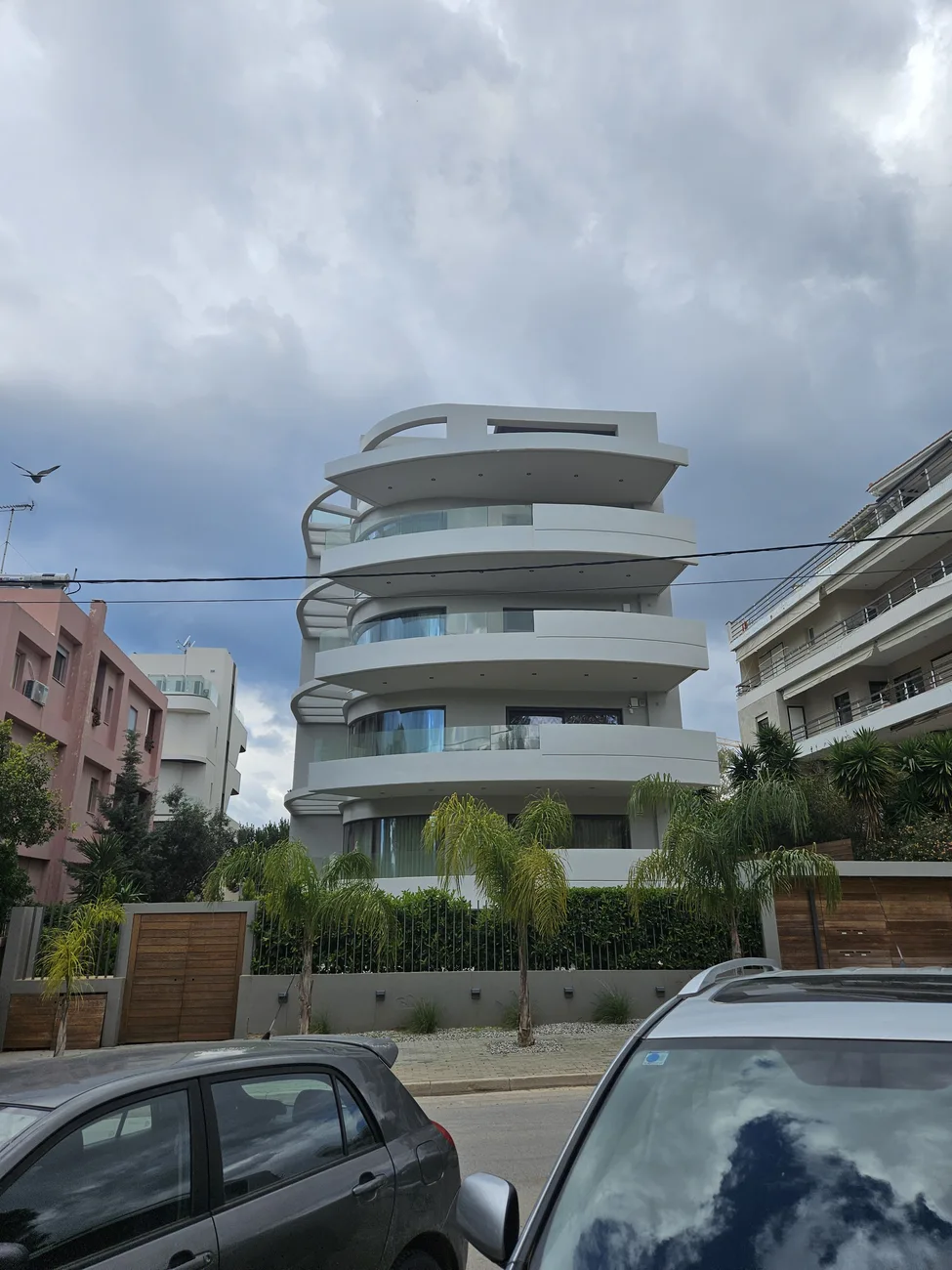 Ενεργειακά κτίρια Γλυφάδα: Πόσο κοστίζουν τα νεόδμητα διαμερίσματα υψηλής αρχιτεκτονικής;