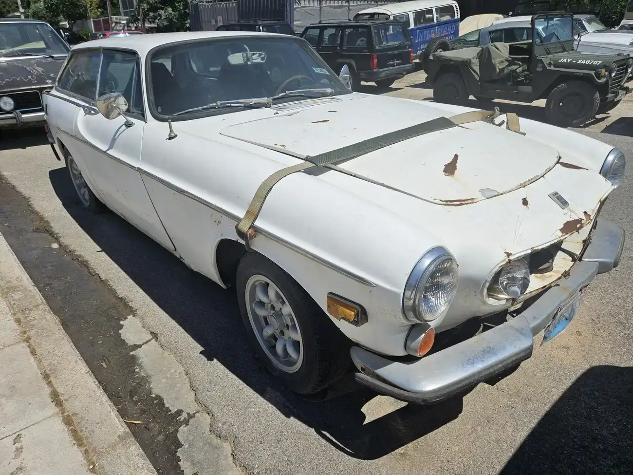 Πόσο κοστίζει ένα κλασικό αυτοκίνητο Volvo P1800 ES στην Ελλάδα; Η σπάνια ευκαιρία για αγορά ιστορικού οχήματος στη Γλυφάδα
