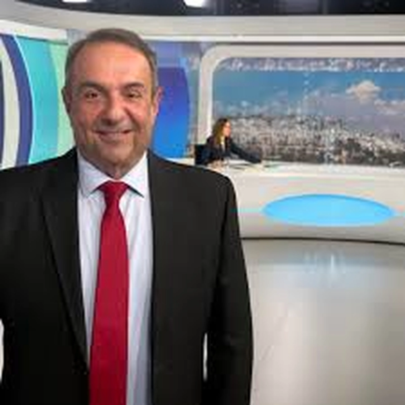 Νικόλας Μηνάς βιογραφικό: Η ηλικία, το ύψος, η καταγωγή, οι σπουδές και ο νέος συμπαρουσιαστής της Μάρως Καρούση