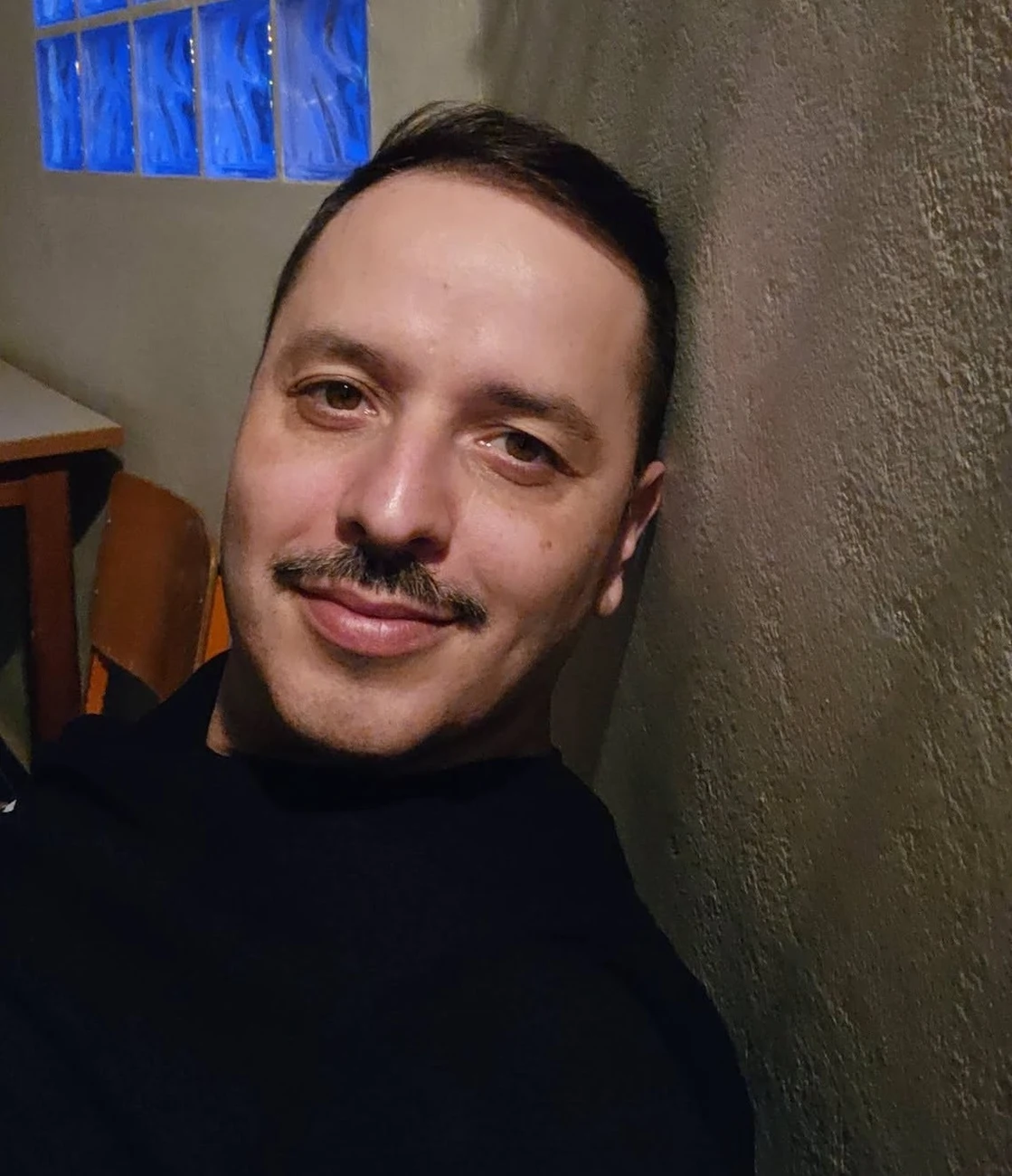 Αλέξανδρος Τσουβέλας βιογραφικό: Η ηλικία, το ύψος, η καταγωγή, η σύντροφός του Ευαγγελία Καρύδη και η καριέρα του