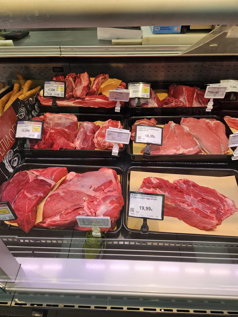 Στα ράφια της Γλυφάδας το ιρλανδικό Black Angus: Όλες οι τιμές για το μοσχάρι